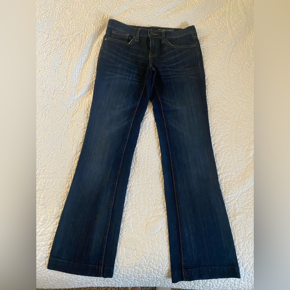 GAP Women’s size 2, dark wash boot cut, Long and Lean Fit